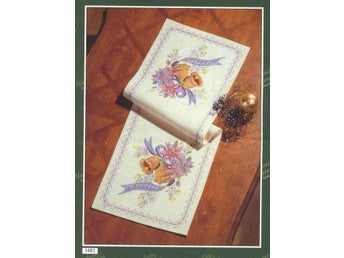** BRODERIMÖNSTER ** VACKER LÖPARE m BLOMMOR o KLOCKOR **