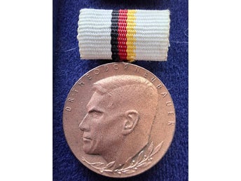 DDR, Dr. Theodor-Neubauer medaljen i brons.
