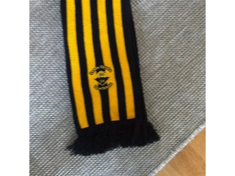 Gamla Upsala SK svart, gul halsduk