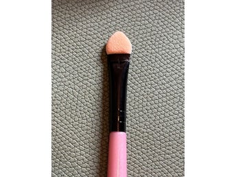 Ny platt sminkborste skumgummi pensel, ögonskugga detaljer, cut crease, syntet