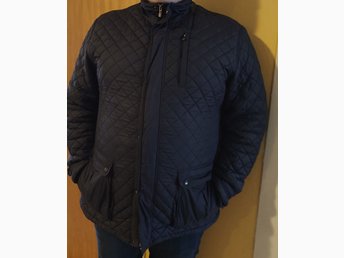 Jättefin marinblå jacka från LC WAIKIKI storlek 3XL Jättefin marinblå jacka från LC WAIKIKI storlek 3XL