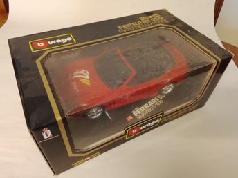 Burago Ferrari 550 Maranello (1996) Skala 1:18