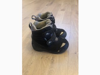 Vikingkängor storlek 22 GORE TEX Vattentäta Vikingkängor storlek 22 GORE TEX Vattentäta
