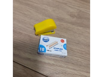 Mini Häftapparat och häftklamrar HELT NY