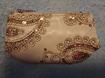 Sminkväska Necessär Benvit/Guld Skinn Höjd 10 cm/Bredd 16,5 cm