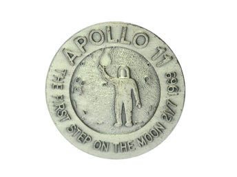 Badge APOLLO 11 First Step On The Moon 21/7 1969 Pin (8463)