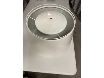 Stor Lampskärm i vit emaljerad plåt D 45-50 cm H 35 cm
