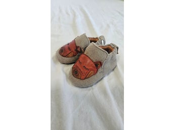 Tofflor mockasiner storlek 18/19