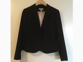 Svart jackakavaj med knappar från H&M strl 40 Svart jackakavaj med knappar från H&M strl 40