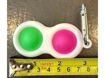5 Nyckelringar • Fidget, Enhörning, Träelefant, Sköldpadda, Emoji • 4-9 cm