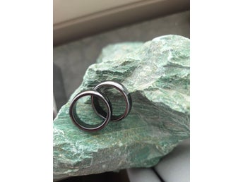 Förlovning på G? 2st grå/svarta tungsten ringar. 18mm + 20mm. Oanvända + 1 extra