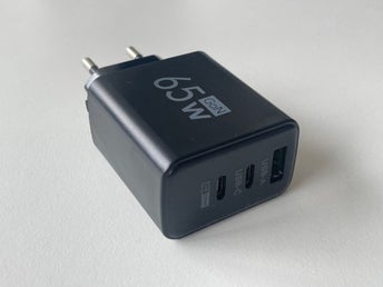 Snabbladdare 65W med 2st USB-C och USB-A utgångar för iPhone och Samsung