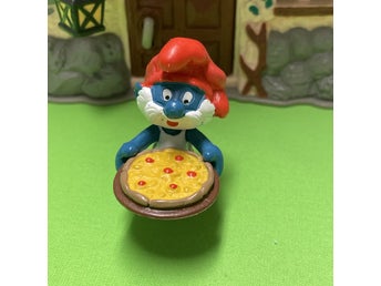 Gammelsmurf som pizzabagare……toppskick… lågt utrop…
