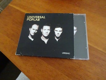 Universal Poplab Uprising CD slitage på ytterpapp