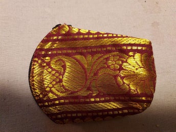portmonnä RÖTT/GULD tyg BROKAD höjd ca 8 cm