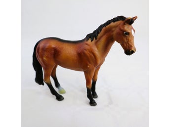 Procon Horse Figure - 2007 Bay with Star and White Foot - 11 cm