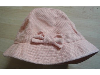 Snygg hatt puder rosa från HM