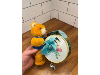 Vintage Leksak: Nallebjörn med Rullande Trumma