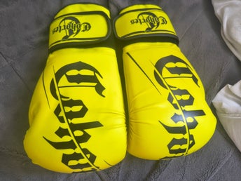 Boxhandskar Cohortes, gula