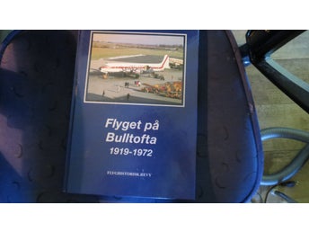 Flyget på Bulltofta 1919-1972 av Svensk Flyghistorisk Förening och
