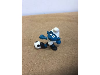 Smurf figur med fotboll
