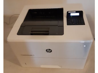 Laserskrivare HP LaserJet Pro M501 för utskrifter med stor hastighet.