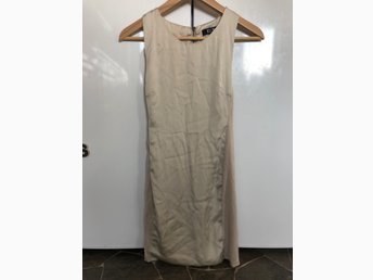 NWOT, klänning, BikBok, st.xs (419610970) ᐈ Köp på Tradera NWOT, klänning, BikBok, st.xs (419610970) ᐈ Köp på Tradera
