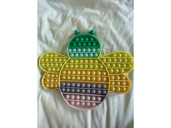 Stor. Pop It Fidget Toy, Fjäril/Bi, Regnbågsfärgad