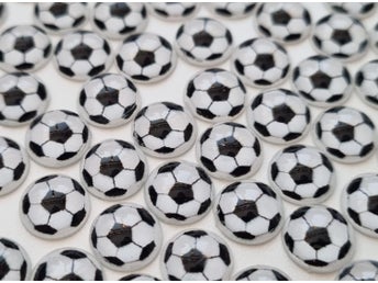 10 st fotbollar / flatbacks för pyssel, dekoration med mera