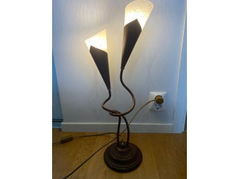 Retro bordslampa från Lampteamet Papaj AB