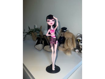 Monster High Draculaura Skull Shores G1 – Mattel