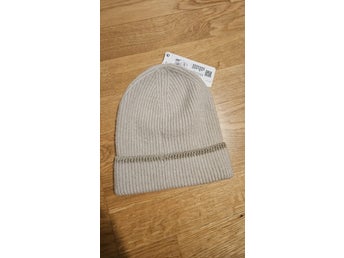Lindex beige mössa, storlek S-T / S-T