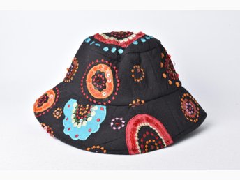 Barcelona, Bucket Hat, brod.. | Köp 