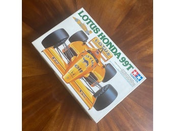 Tamiya Lotus Honda 99T + Studio 27 Fotoetsdelar + Camel Dekaler