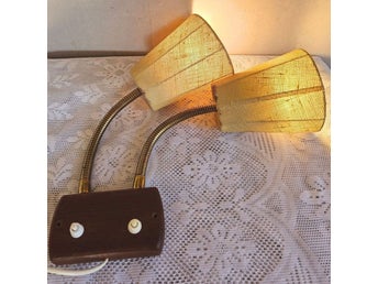 RETRO TEAK/MÄSSING VÄGGLAMPA 2 ARMAD BÖJBAR