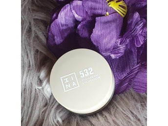 3INA 532 the cream eyeshadow HELT NY!!