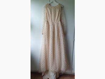 Klänning lång Guld från Ida Lanto x Nelly, NLY .. (418983332 Klänning lång Guld från Ida Lanto x Nelly, NLY .. (418983332