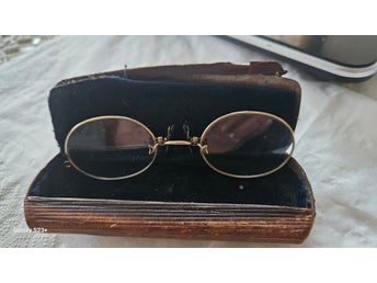 Antika Pensé/ glasögon 18K.med Etui