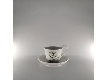 Royal Copenhagen Riflet Signatur Höghankskopp med Underkop (25 cl)