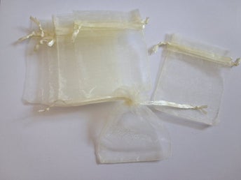 Organzapåsar Creme 7x9 cm. 25 stycken