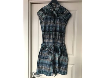 Snygg retro 90 tals klänning, S