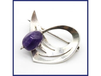 Brosch, 830 silver, lila sten (vikt 4,85g)