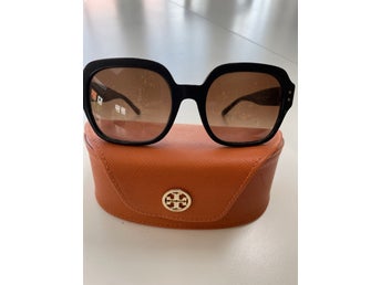 Tory Burch solglasögon med fodral