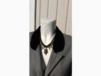 Fodrad, pepitarutig Retro kavaj med sammetskrag.. (422594662 Fodrad, pepitarutig Retro kavaj med sammetskrag.. (422594662