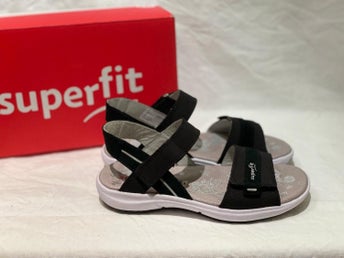 Superfit Rainbow sandal svart stl 31 Nu 425kr Ord 849kr