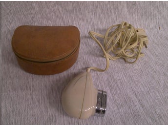 ***50-TAL! ELEKTRISK RAKAPPARAT MED ETUI, PHILIPS***