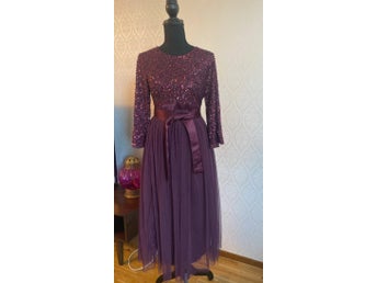 MAYA Maternity mörklila klänning, storlek UK 14, US 10, EUR 42