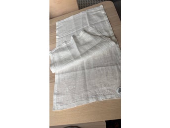 Bordslöpare i 100% linne från Himla