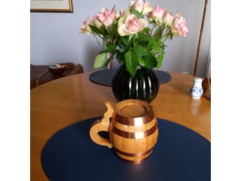 Vintage 60.s tal ölmugg med kopparband och lock