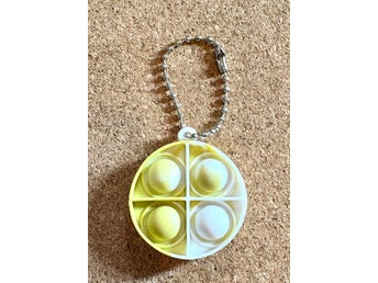 NY VIT GUL liten rund Pop It Fidget Toy nyckelring Sensorisk Anti stress leksak